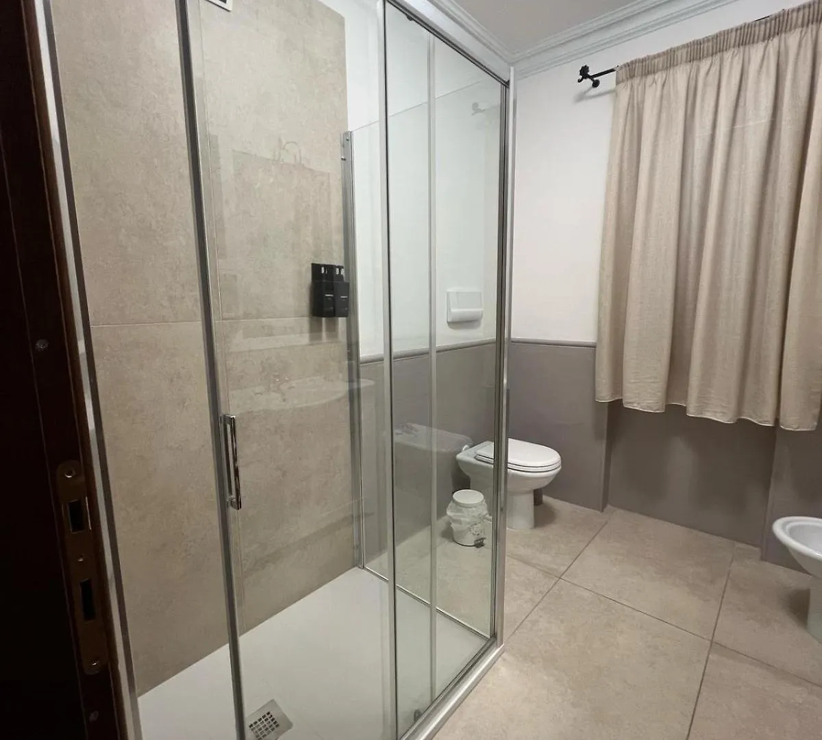 بيت ضيافة فندق As 10 House أولبيا
